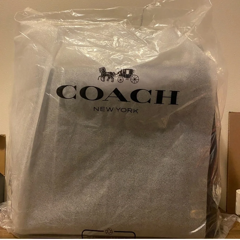 Coach Juliet 38 in Black NWT - Picture 3 of 7